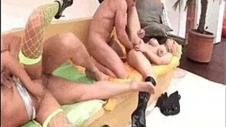 Amazing babe enjoys hardcore sex - porn video